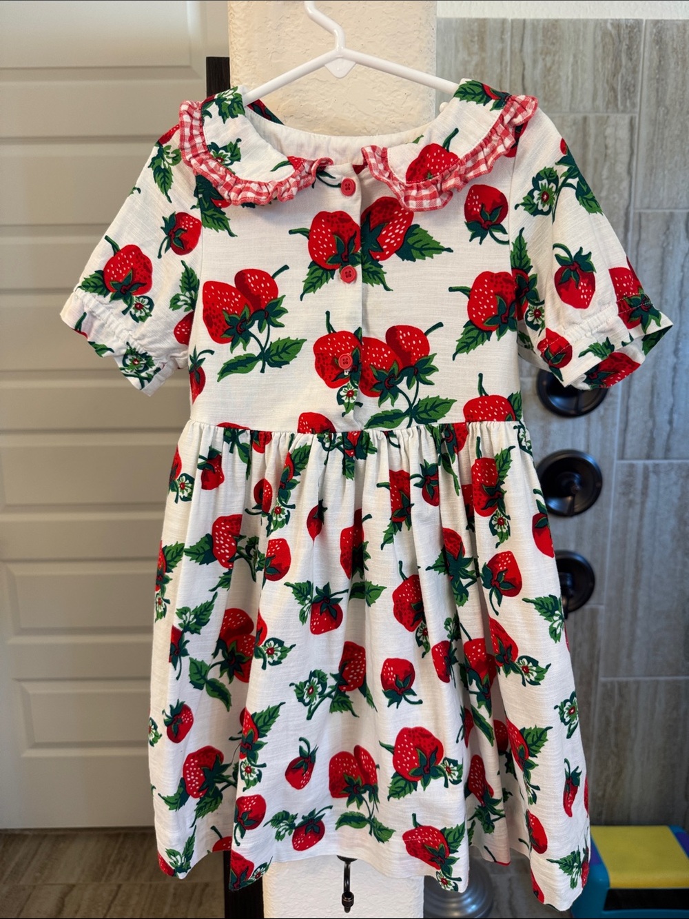 Mini Biden Girls' Strawberry Dress with Ruffle Collar Size 4-5 pls read descript